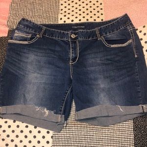 Plus size shorts jean